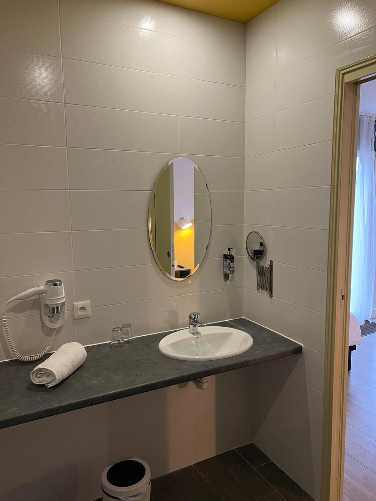 Hotel Les Voisins Beaucemaine Ploufragan Kültér fotó