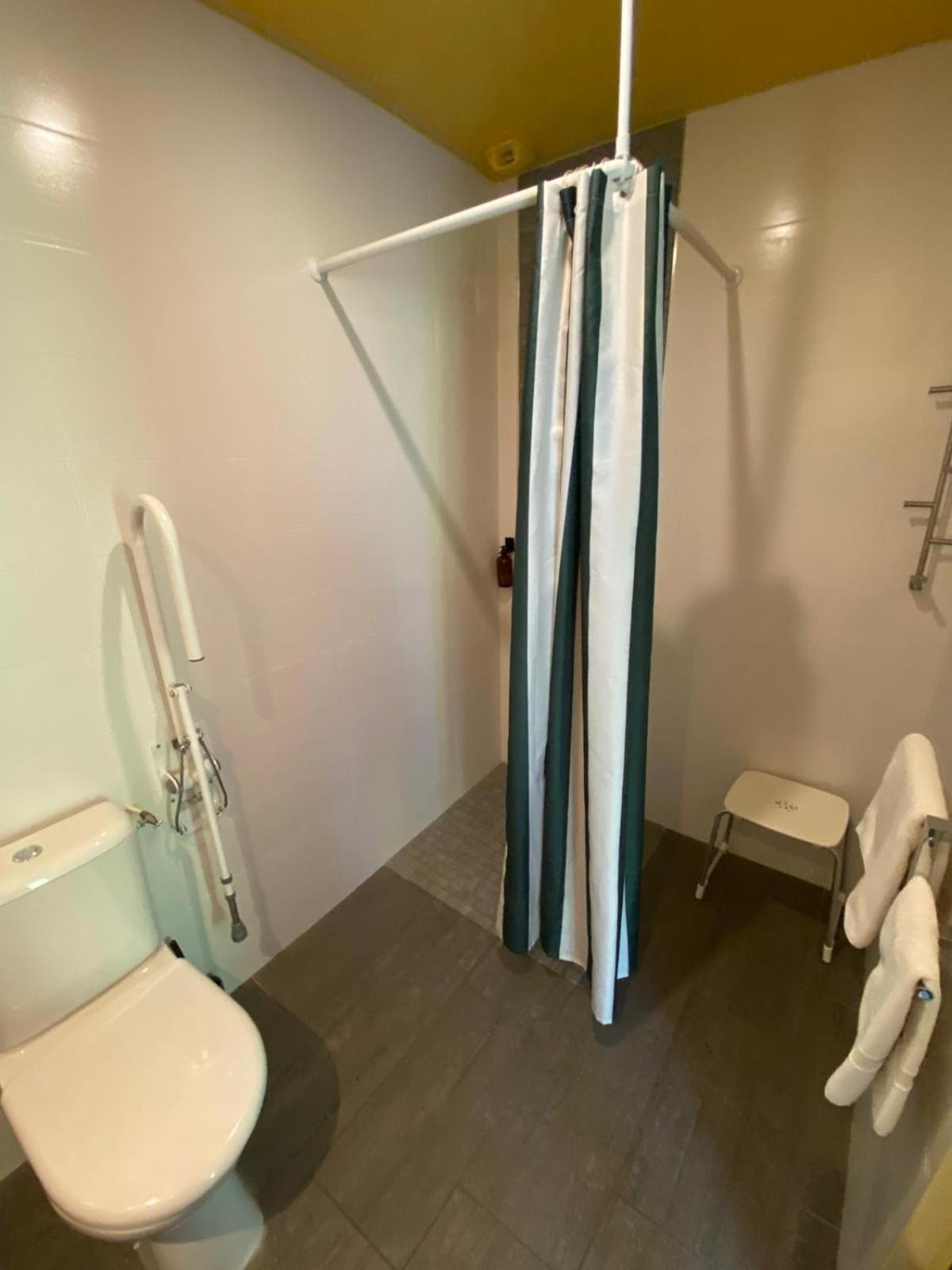 Hotel Les Voisins Beaucemaine Ploufragan Szoba fotó