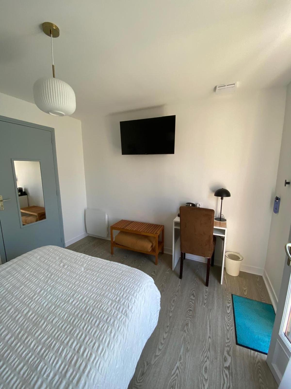 Hotel Les Voisins Beaucemaine Ploufragan Szoba fotó