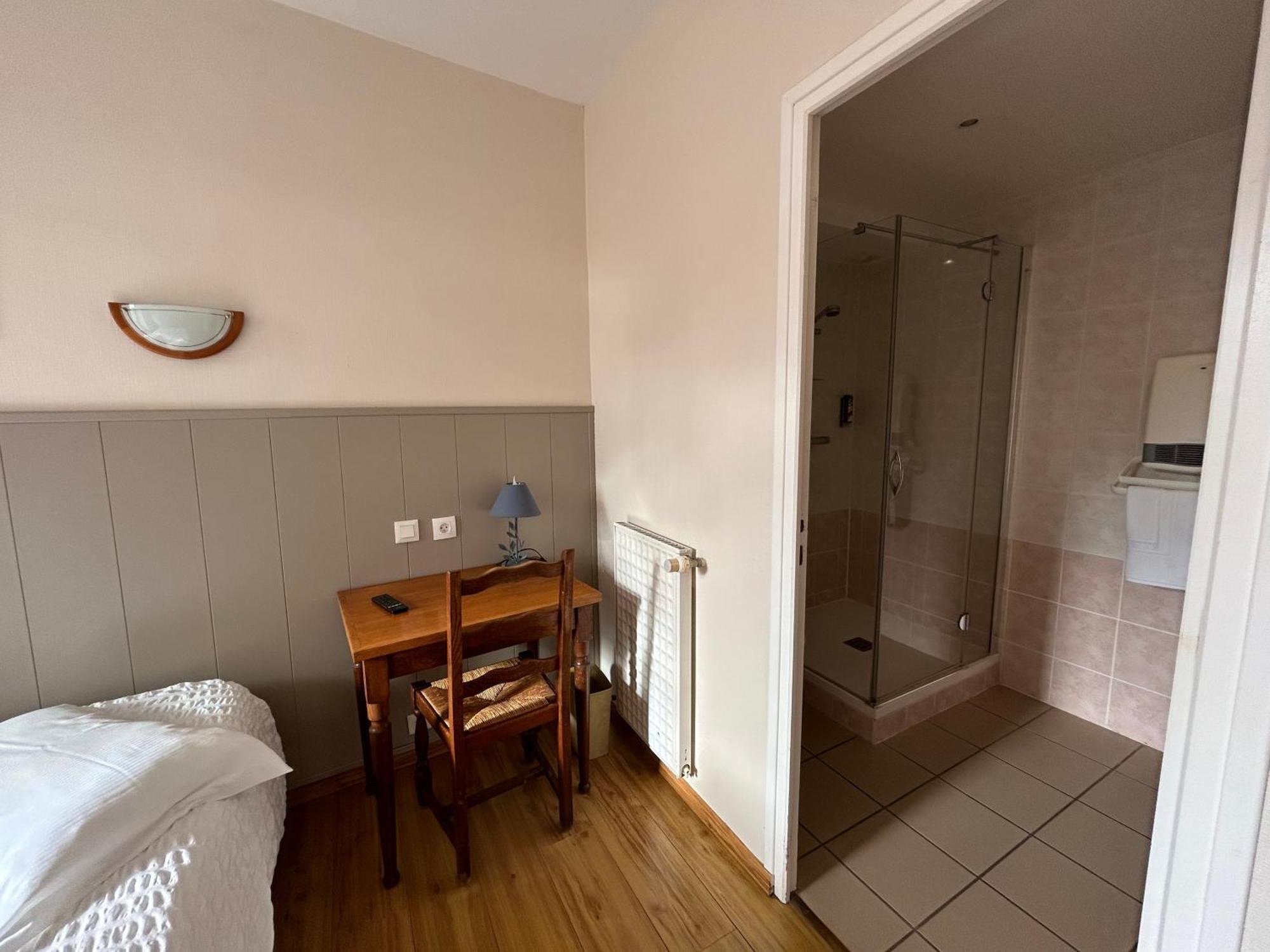 Hotel Les Voisins Beaucemaine Ploufragan Szoba fotó